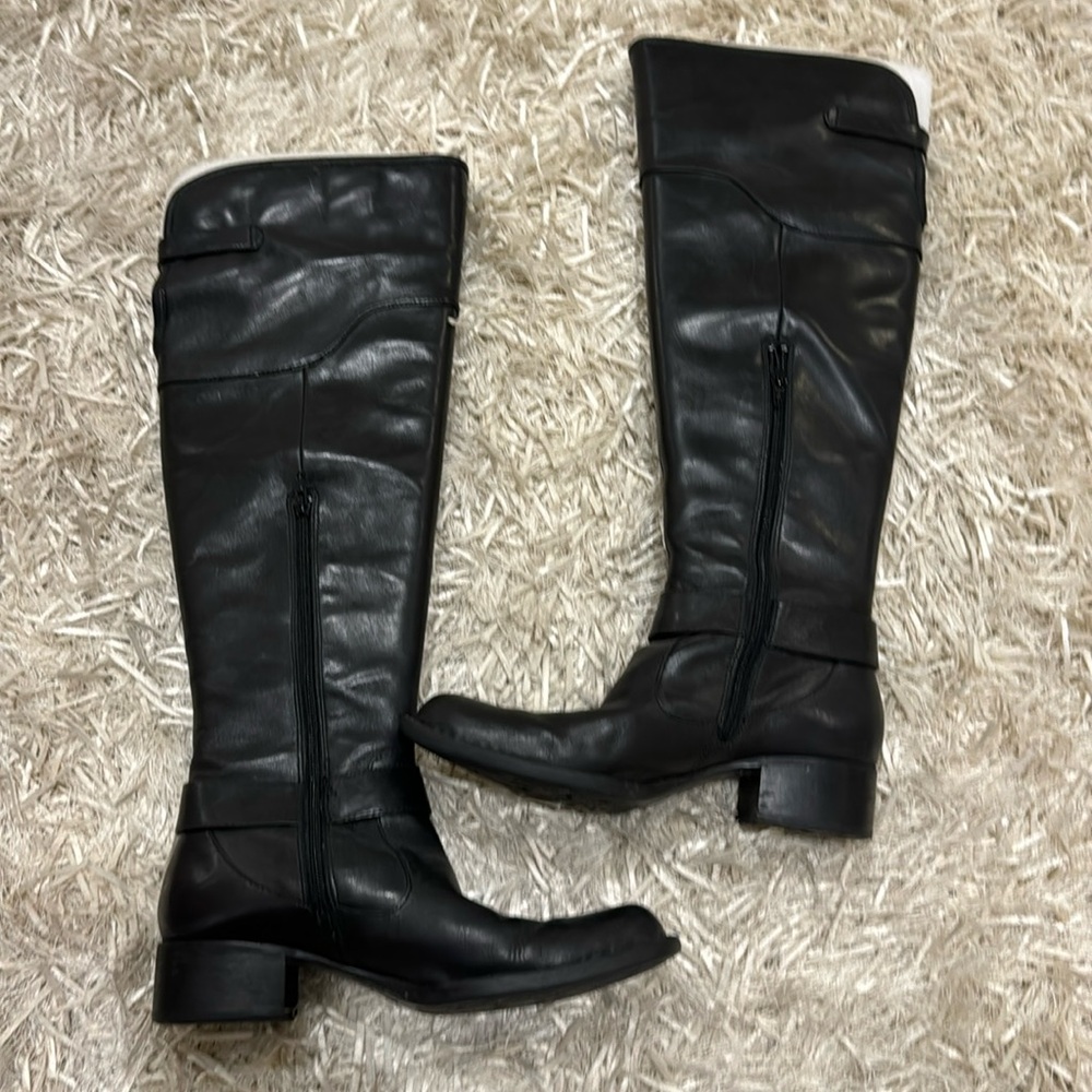 *NEVER WORN* Black Knee High Boots